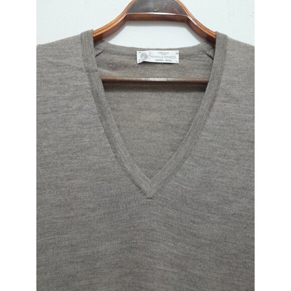 Marks & Spencer Mens Merino Wool Preppy Lightweight V-Neck Size Medium Sweater - Picture 2 of 9